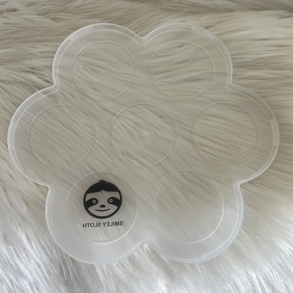💝 $1 when Purchased with another item 💝 Smiley Sloth egg bites PLASTIC LID - Picture 2 of 5